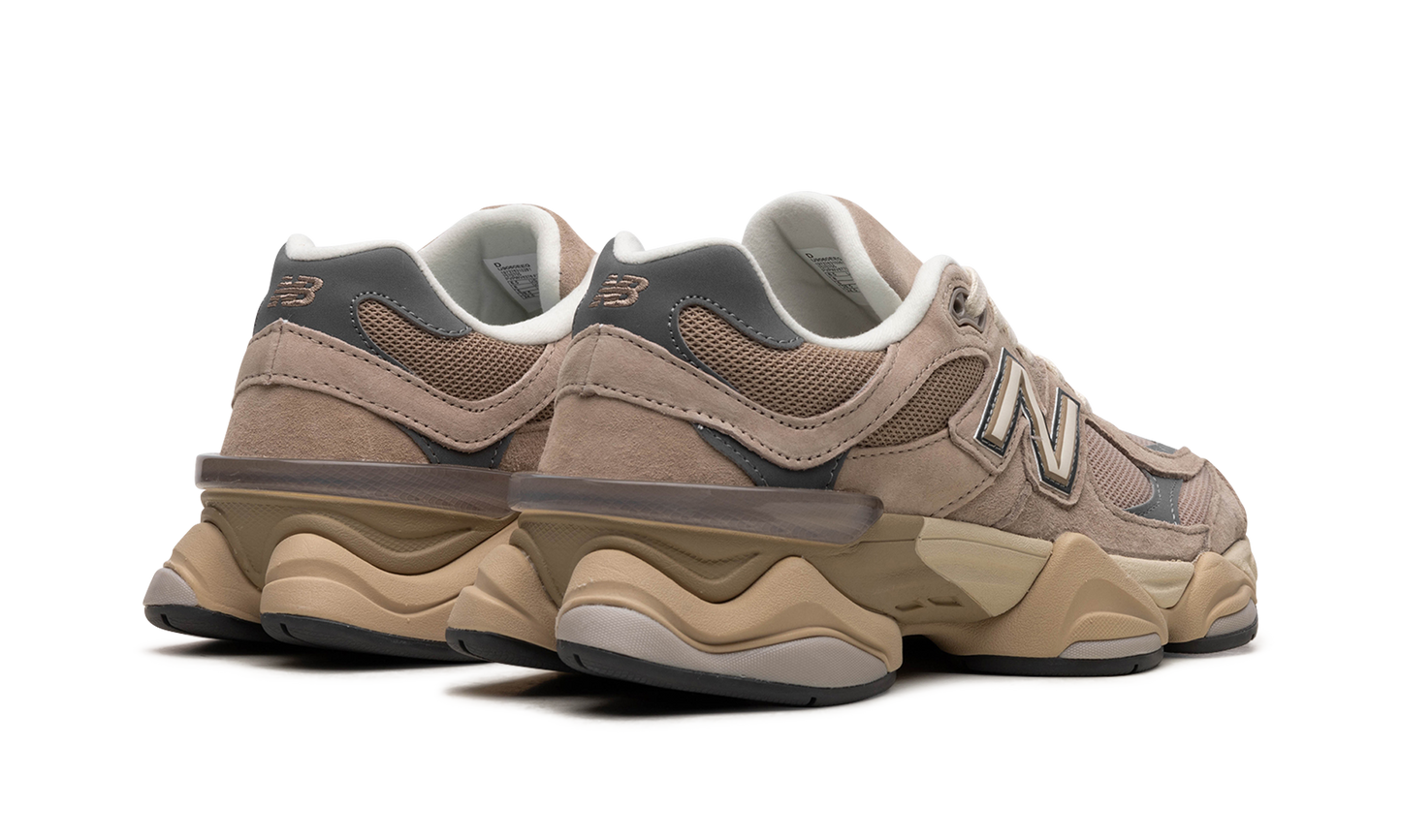 9060 "Driftwood Castlerock"