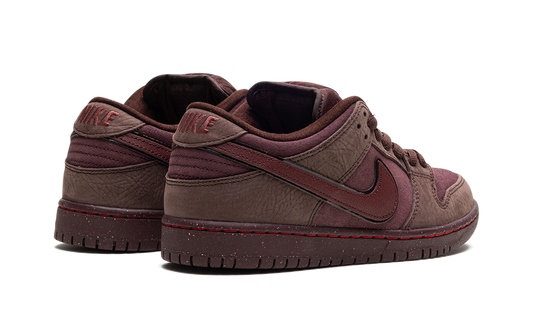 SB Dunk Low "City of Love"