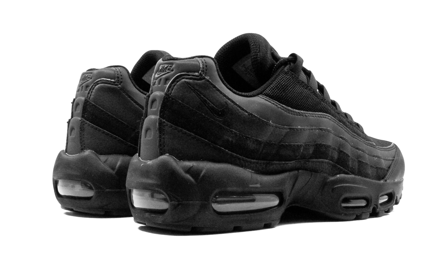 Air Max 95 Essential "Triple Black"