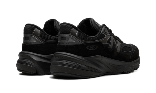 990 v6 "Triple Black"