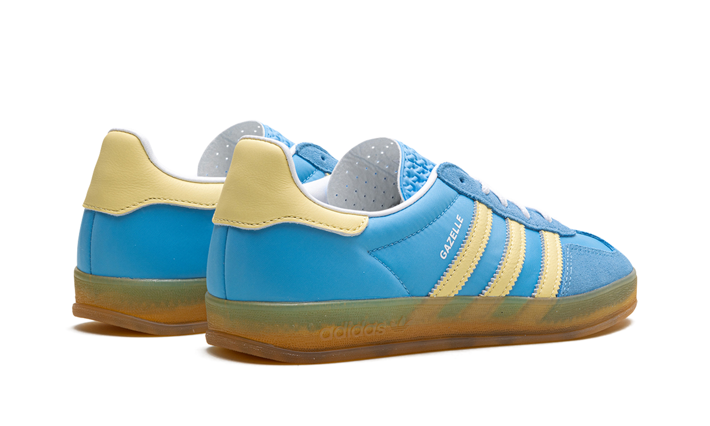 Gazelle Indoor WMNS "Semi Blue Burst Almost Yellow"