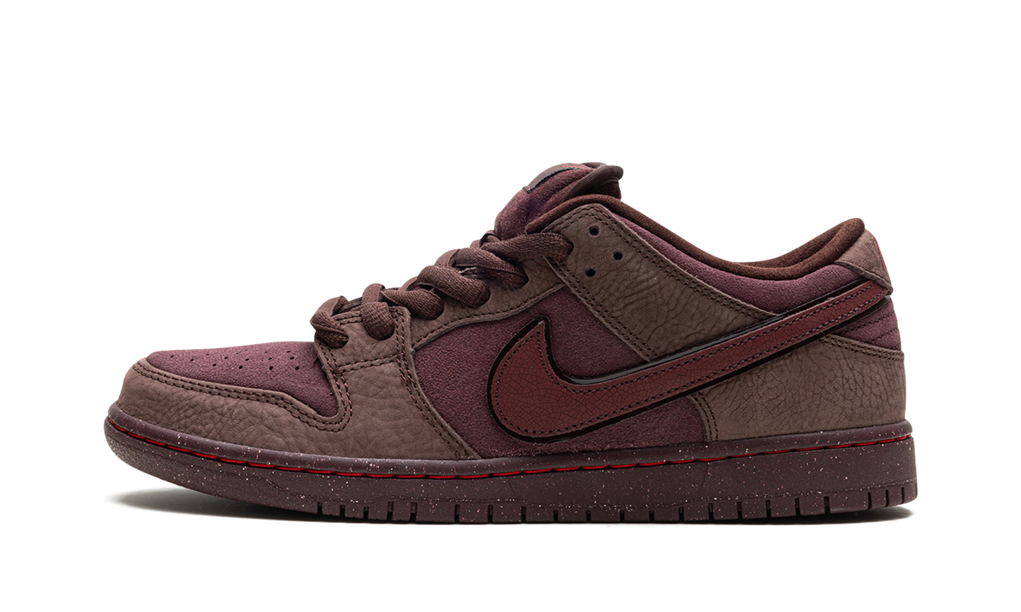 SB Dunk Low "City of Love"
