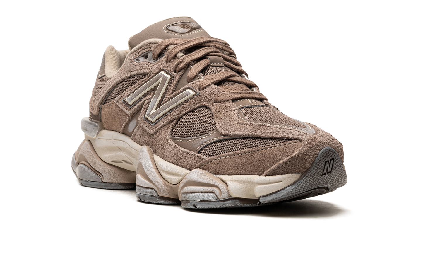 9060 "Mushroom Brown"