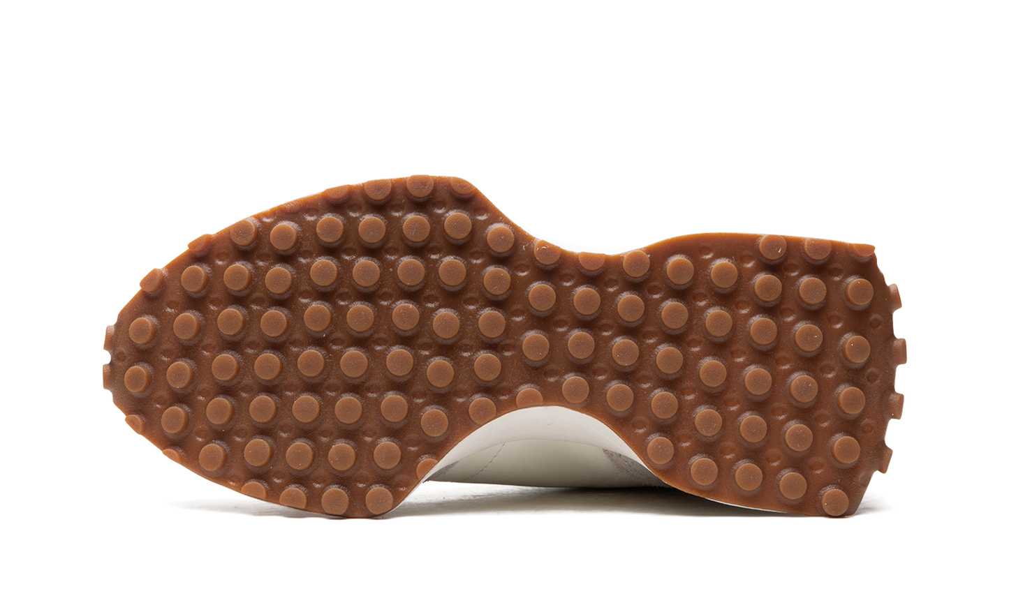 327 WMNS "Moonbeam Black"