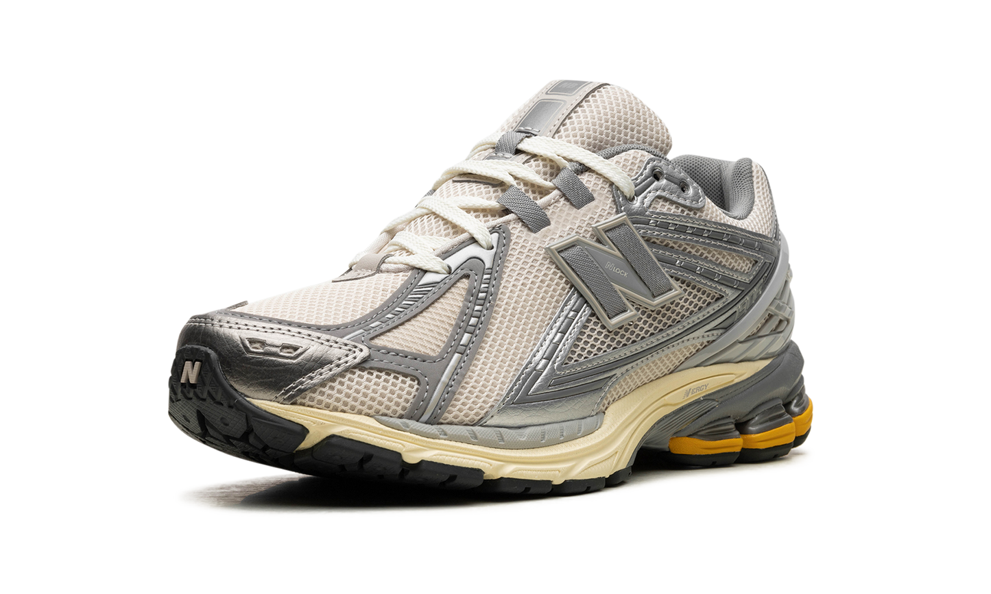 1906R "Metallic Silver Yellow"