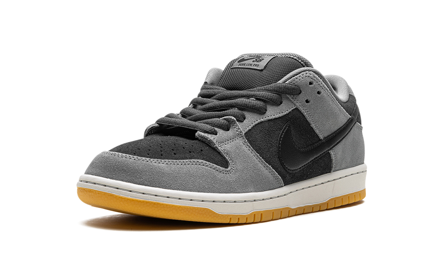 SB Dunk Low "Dark Smoke Grey"