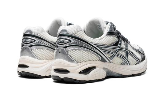 GT 2160 "Kith - Cream Scarab"