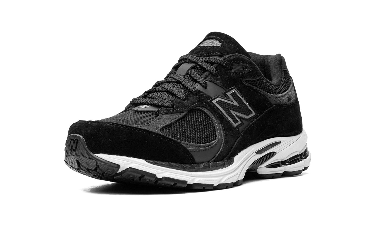 2002R "Black / Gunmetal"