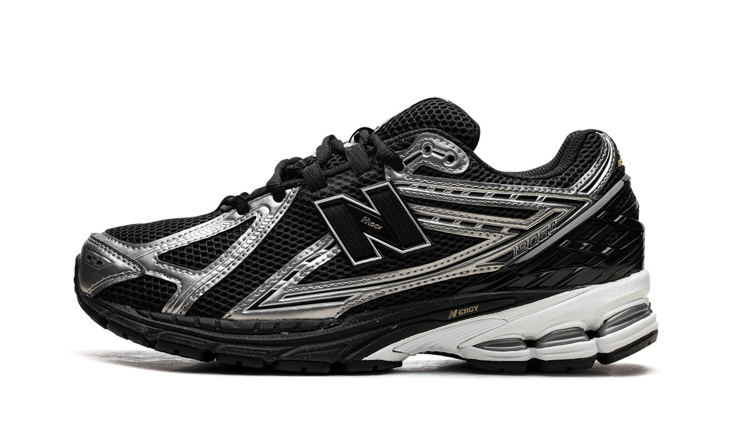 1906R "Black Grey White"