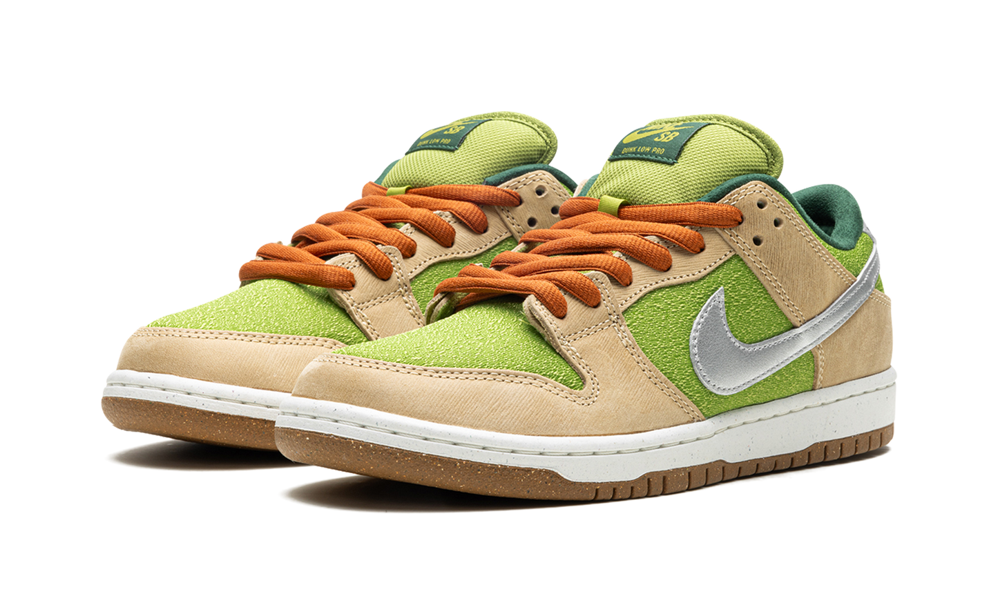 SB Dunk Low "Escargot"