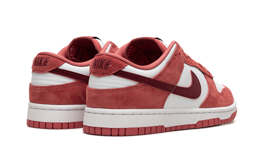 DUNK LOW WMNS "Valentine's Day"