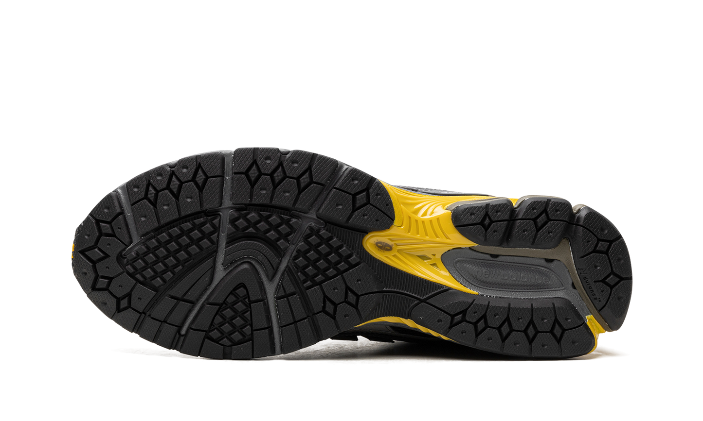 1906U "Castlerock Ginger Lemon"