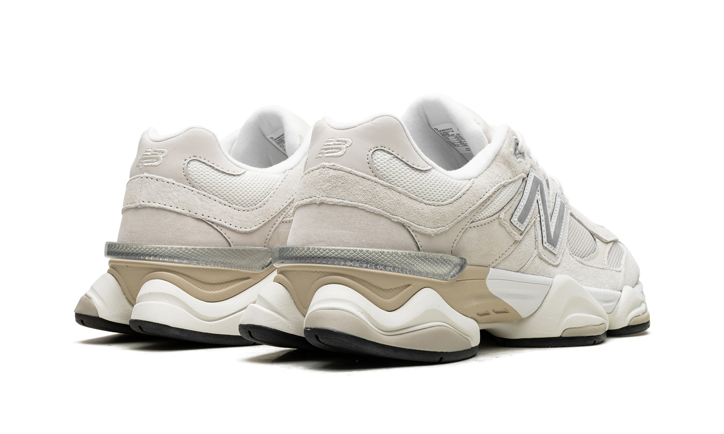 9060 "Sea Salt / Moonbeam"