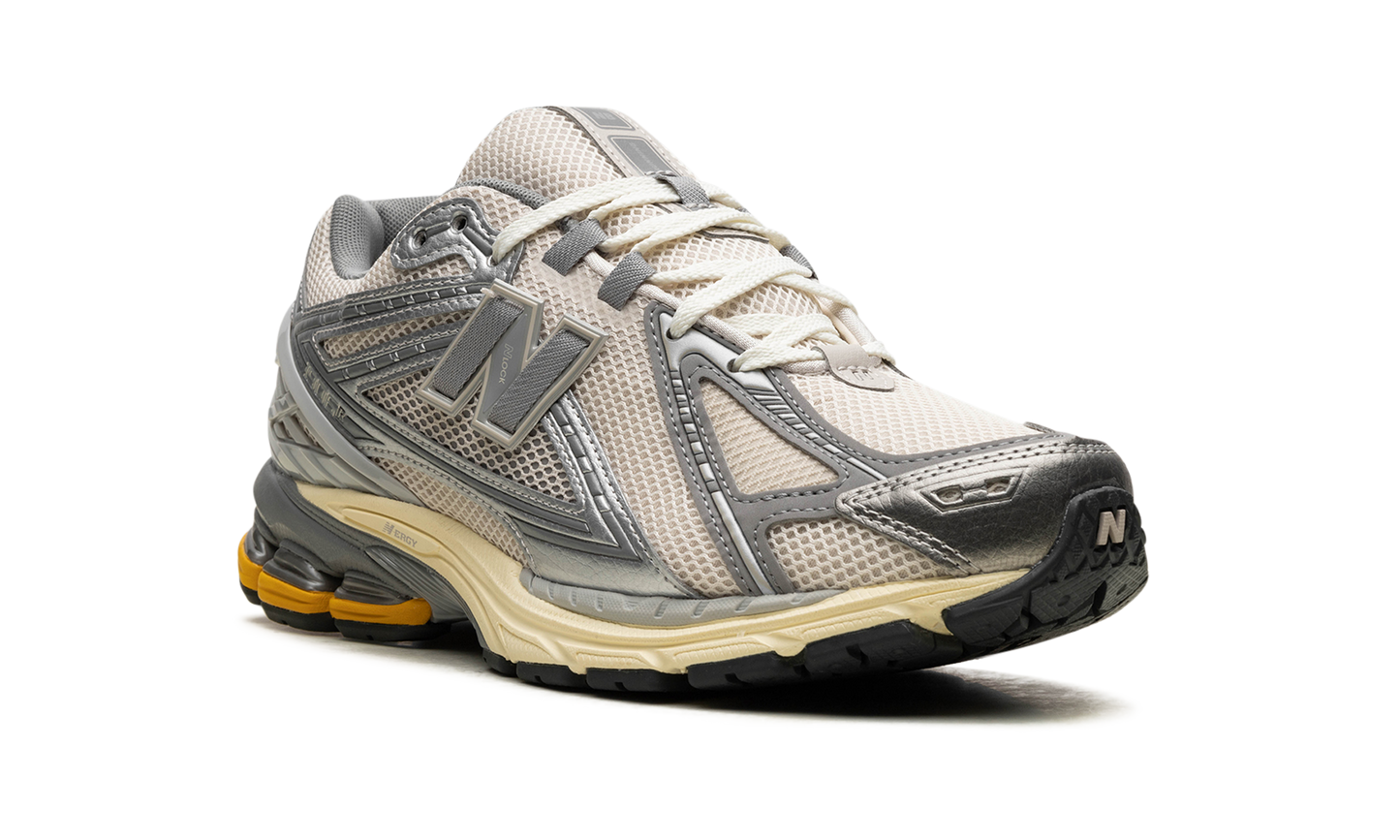 1906R "Metallic Silver Yellow"