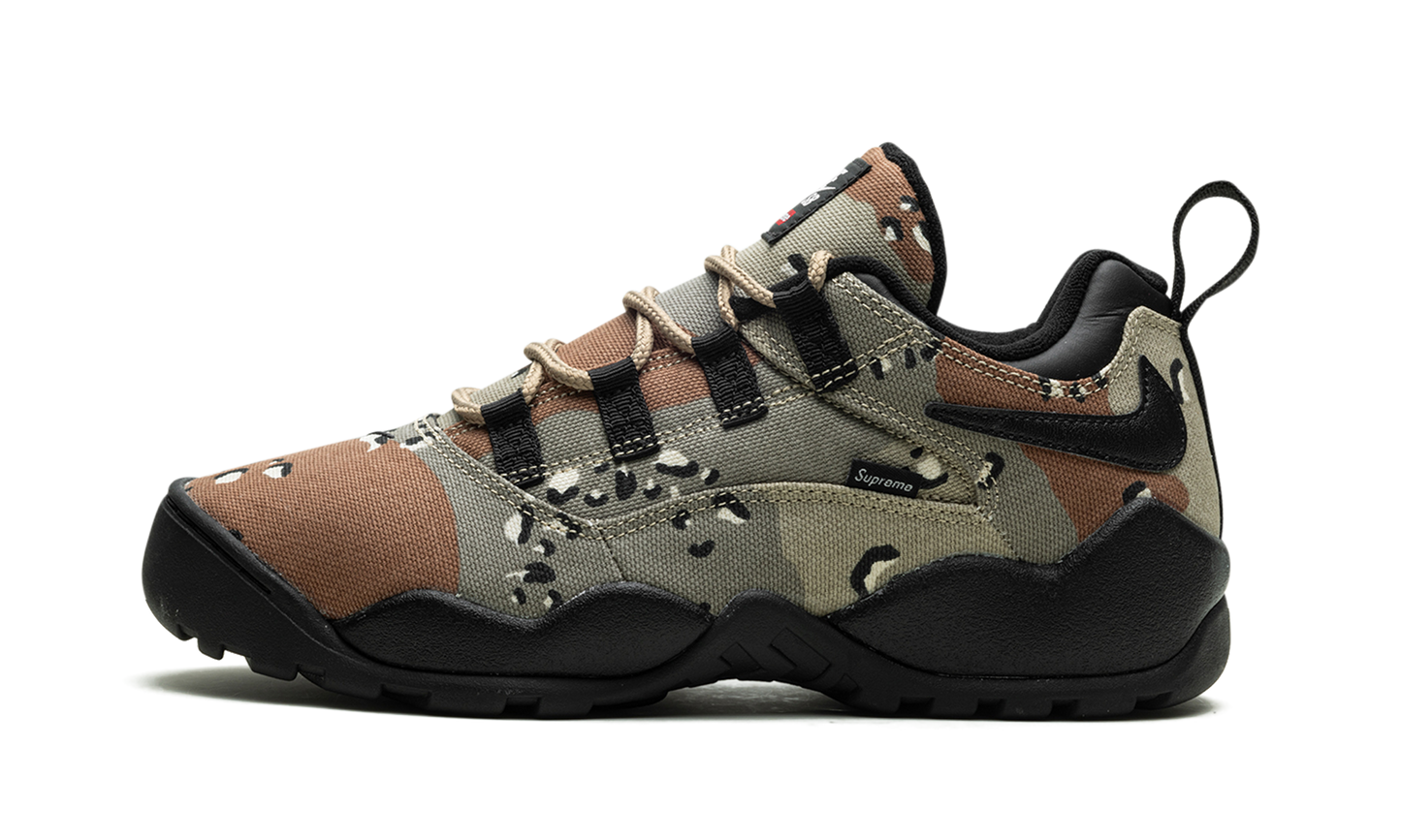 SB Darwin Low "Supreme - Khaki"