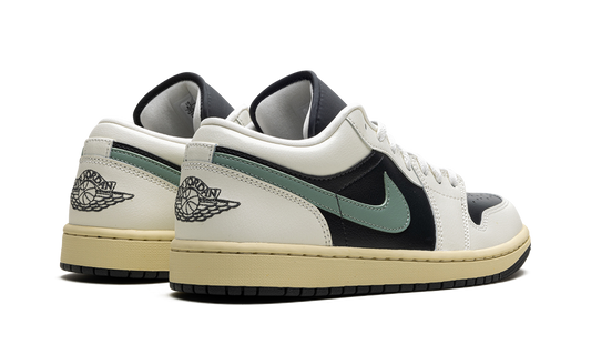 Air Jordan 1 Low WMNS "Jade Smoke"