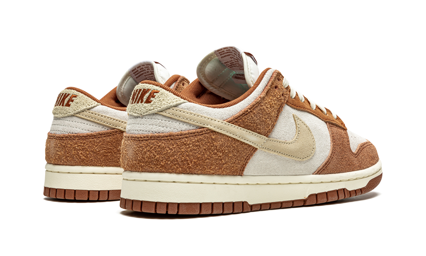 Dunk Low PRM "Medium Curry"