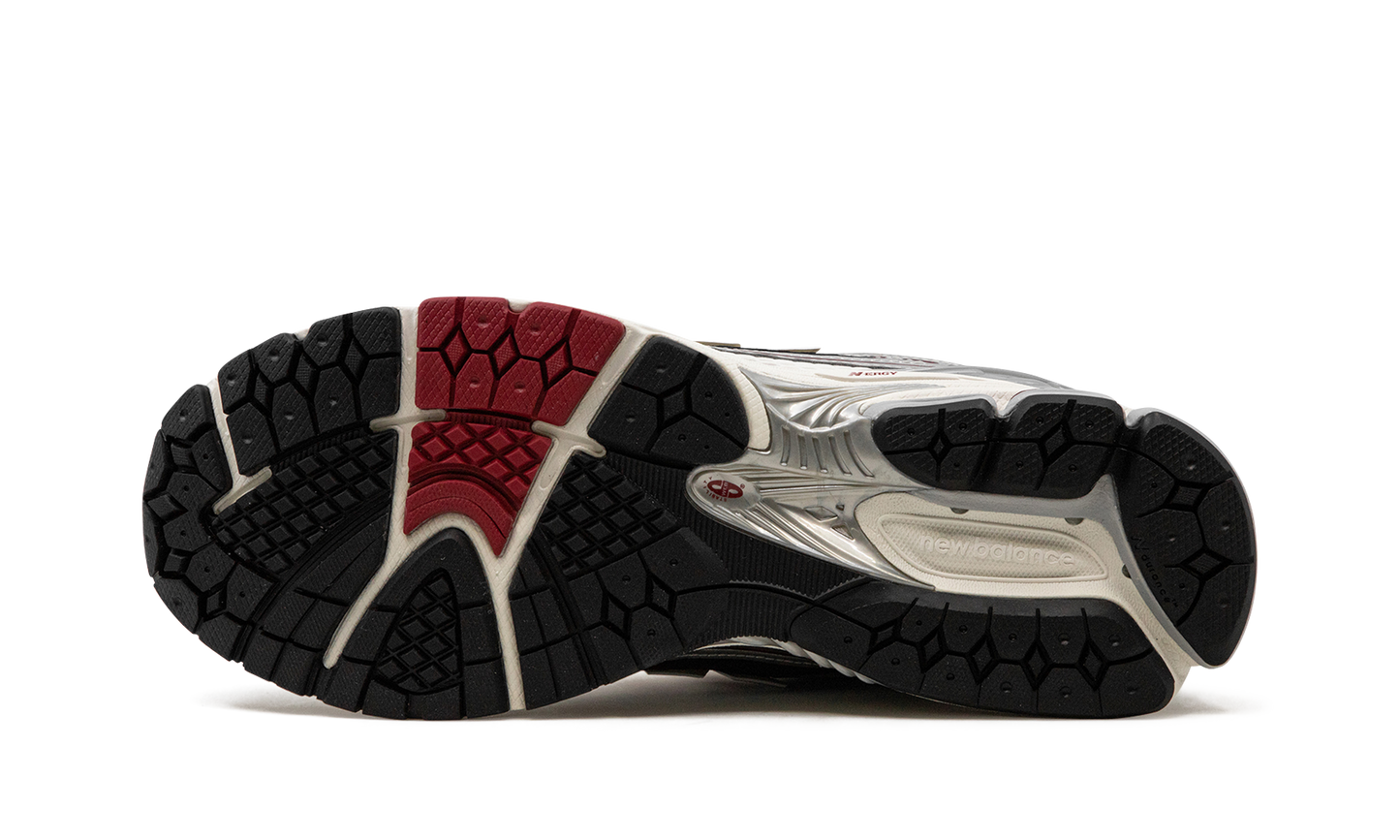 1906R "Silver / Crimson"