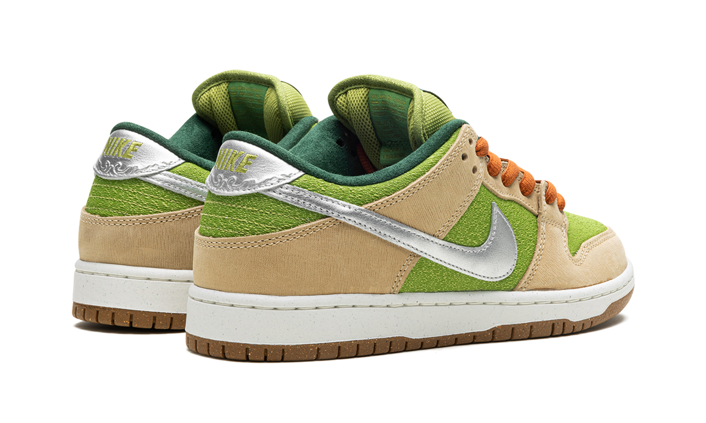 SB Dunk Low "Escargot"