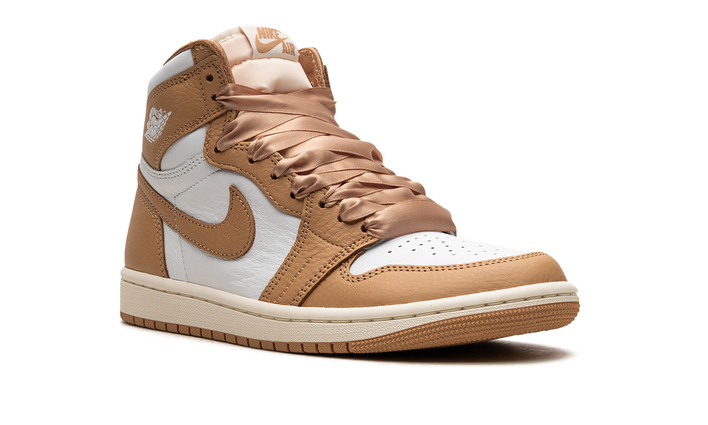 AIR JORDAN 1 RETRO HIGH OG WMNS "Praline"