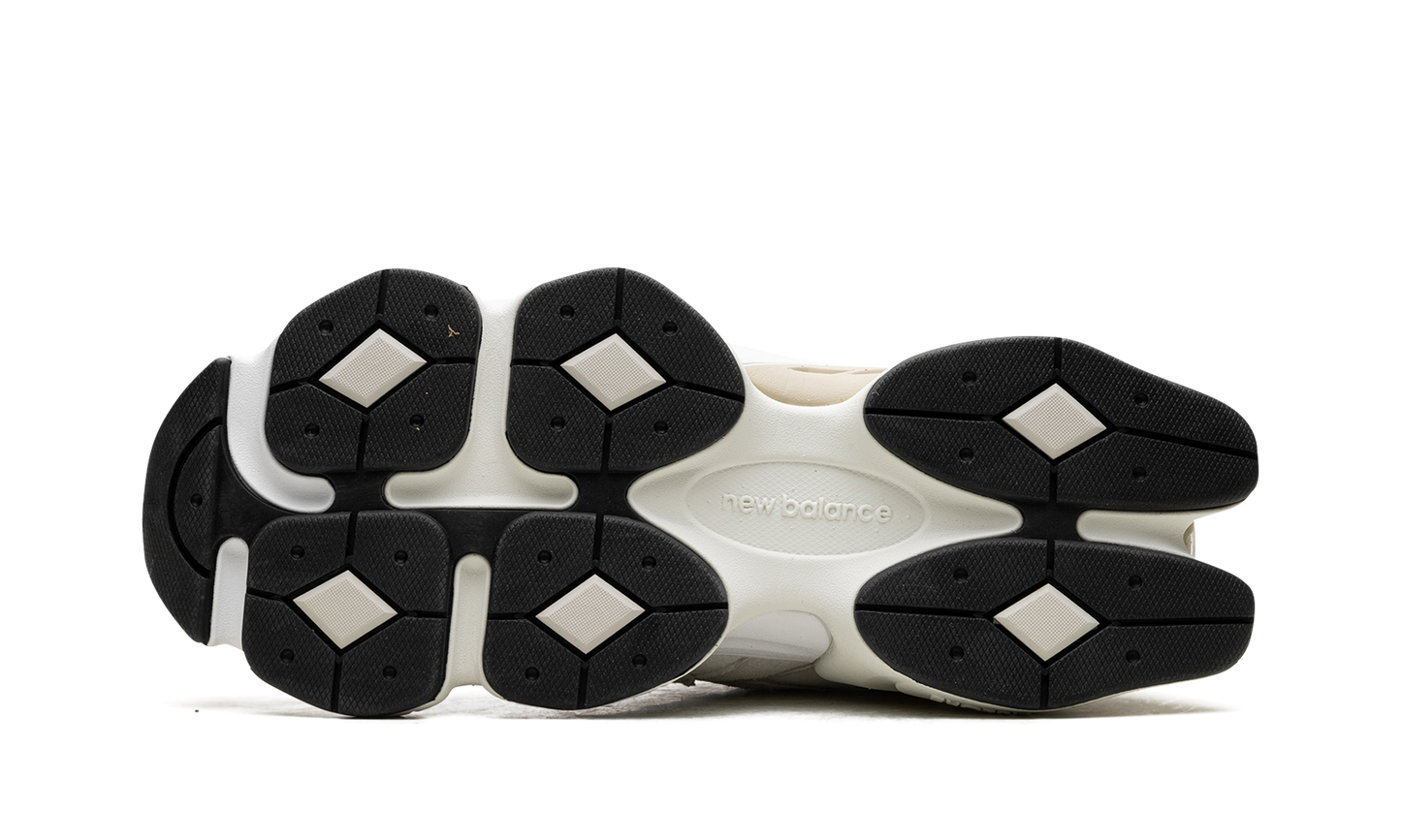 9060 "Sea Salt / Moonbeam"