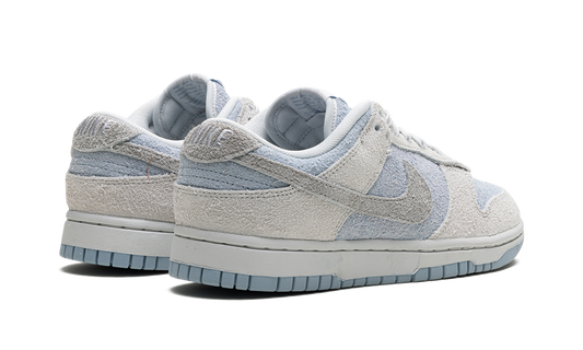 DUNK LOW WMNS "Suede - Photon Dust / Light Armory Blue"