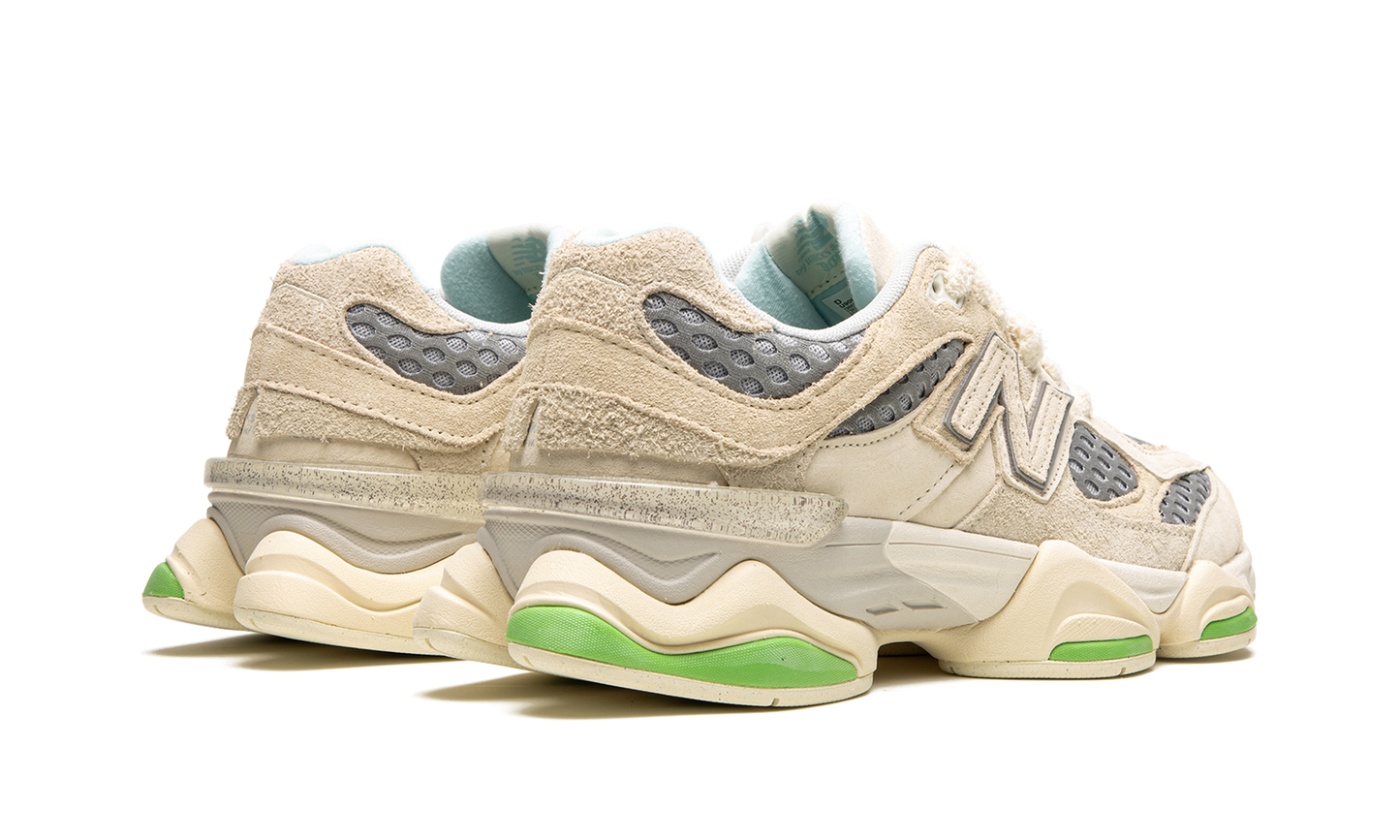 9060 "Bricks and Wood"