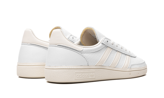 Handball Spezial "White Off White"