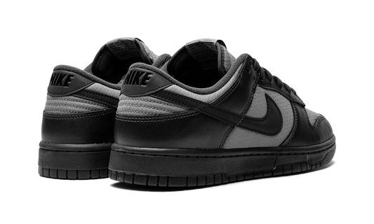Dunk Low Retro SE "Off Noir Smoke Grey"