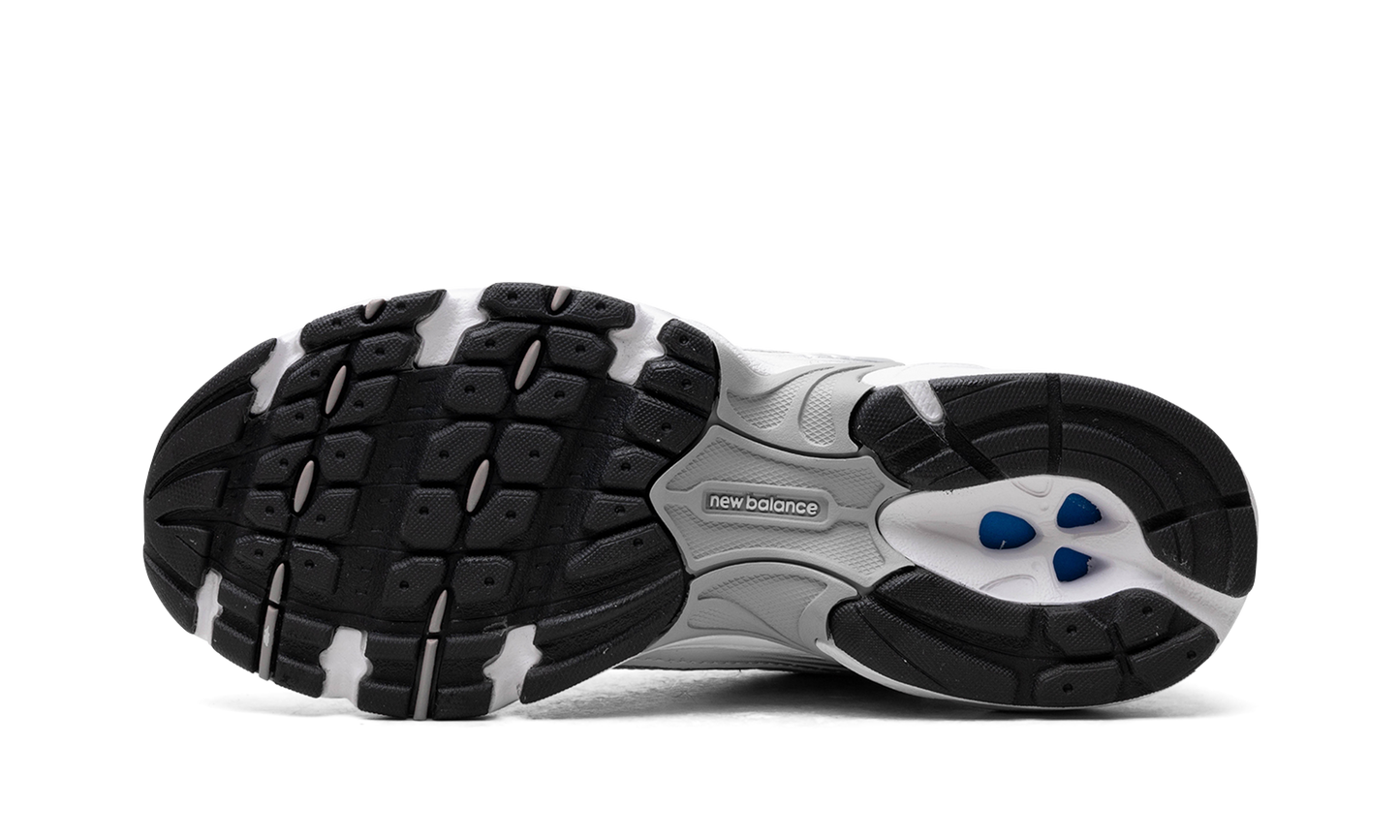 530 "White/Silver Metalic/Ice Wine/Mid Century Pin"