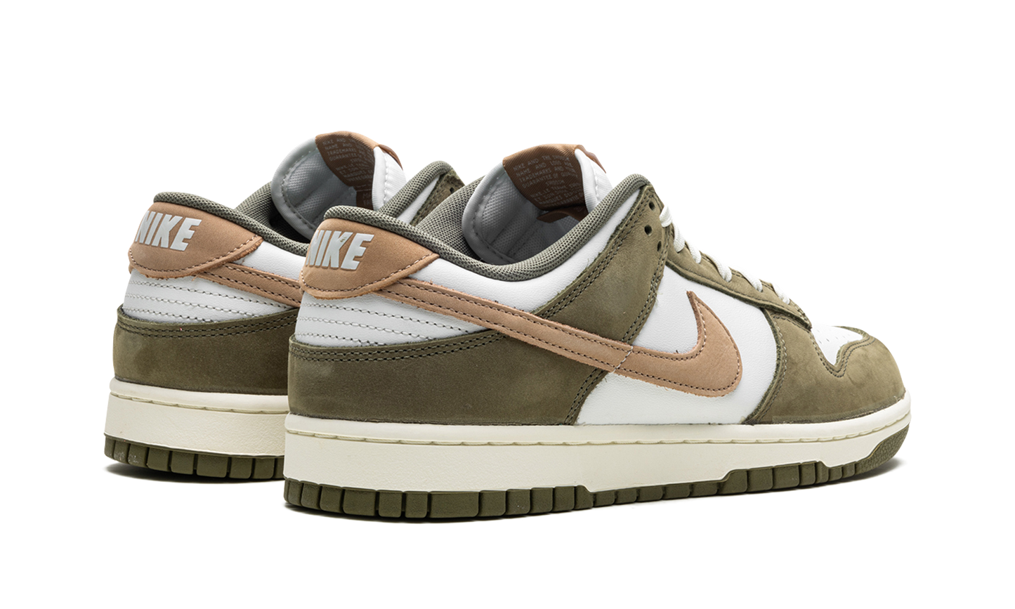 Dunk Low "Medium Olive"