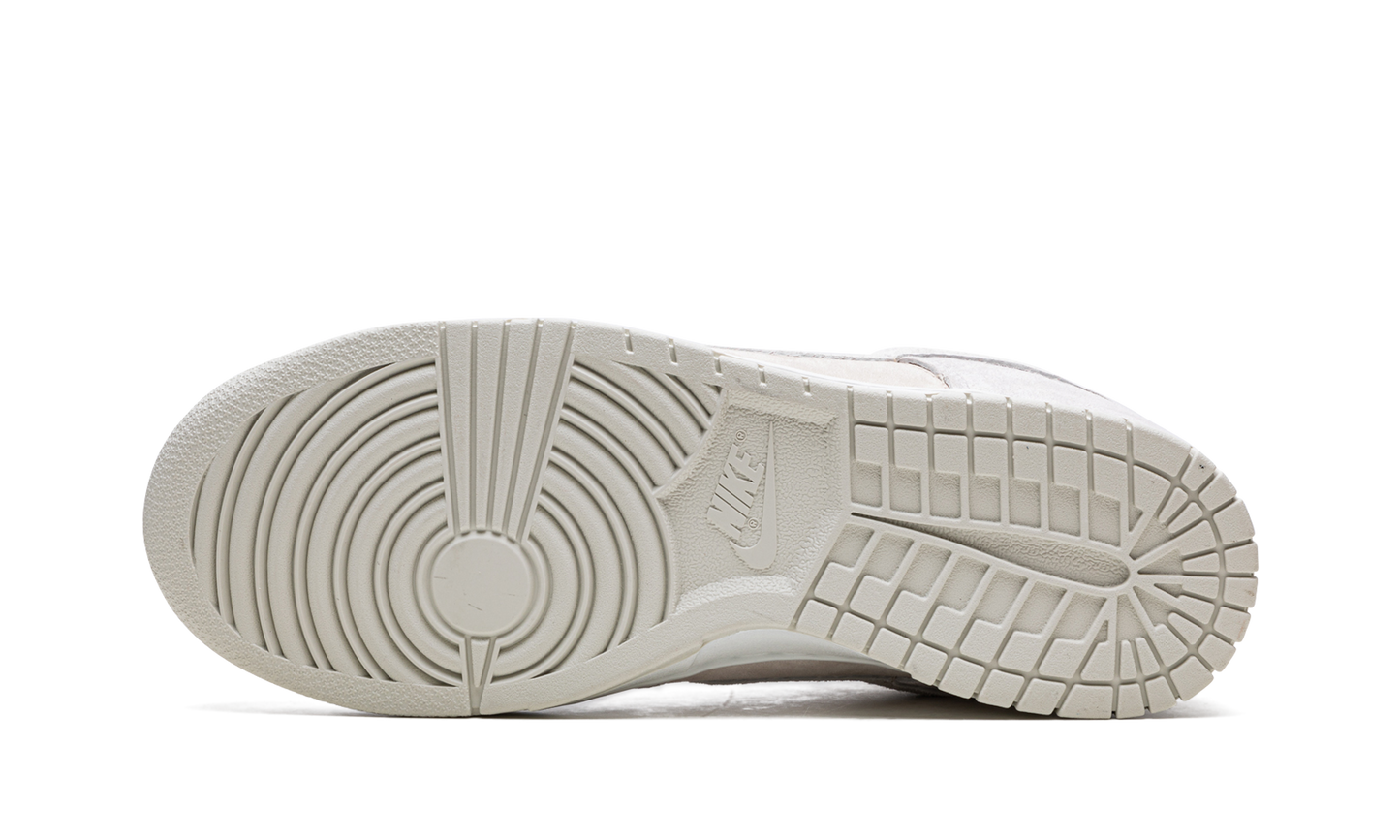 Dunk Low Retro PRM "Vast Grey"