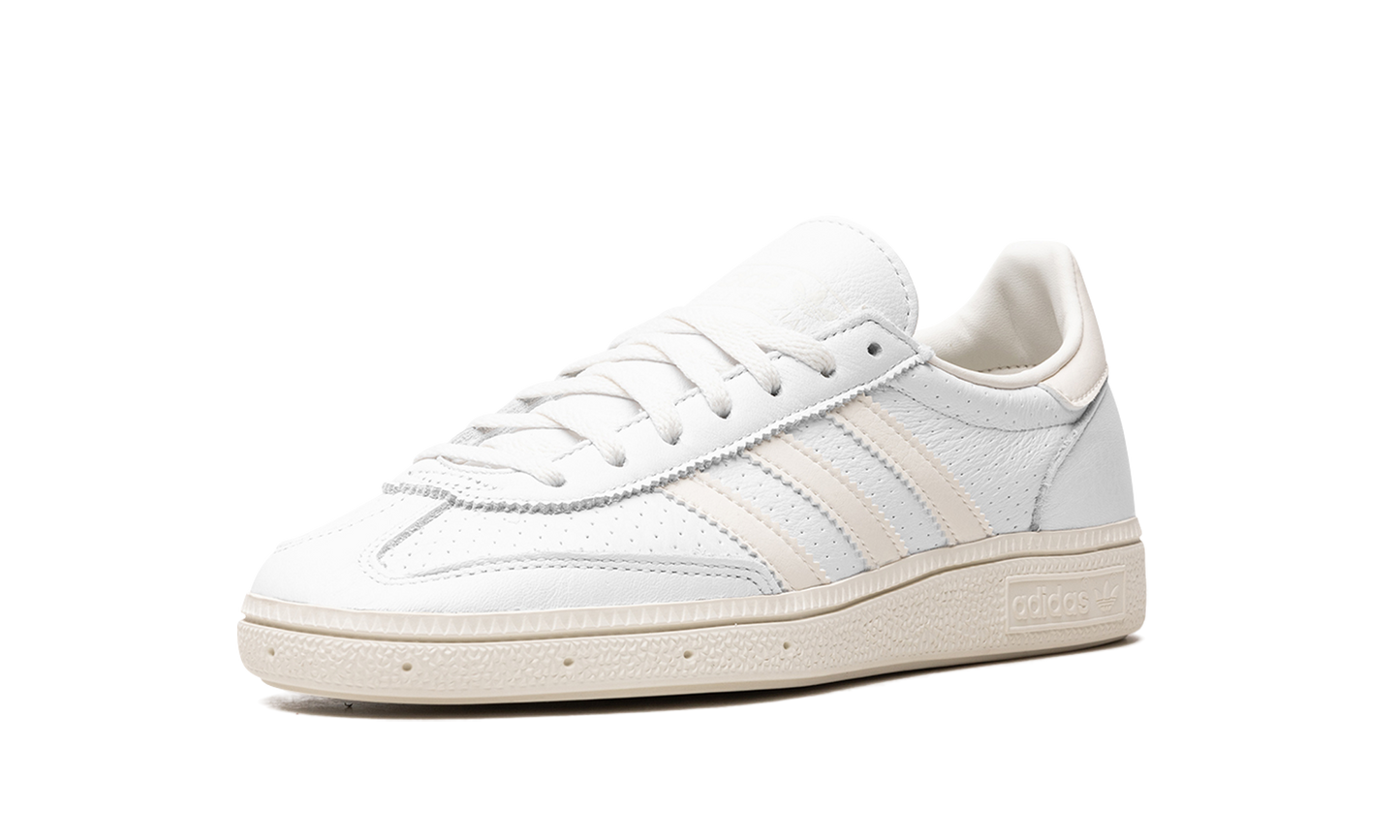 Handball Spezial "White Off White"