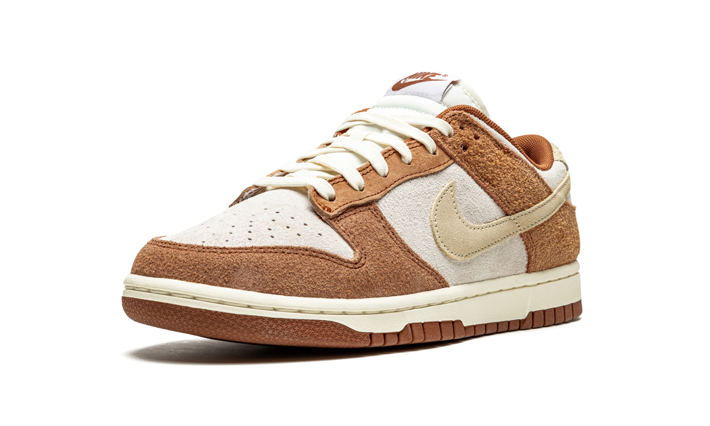 Dunk Low PRM "Medium Curry"