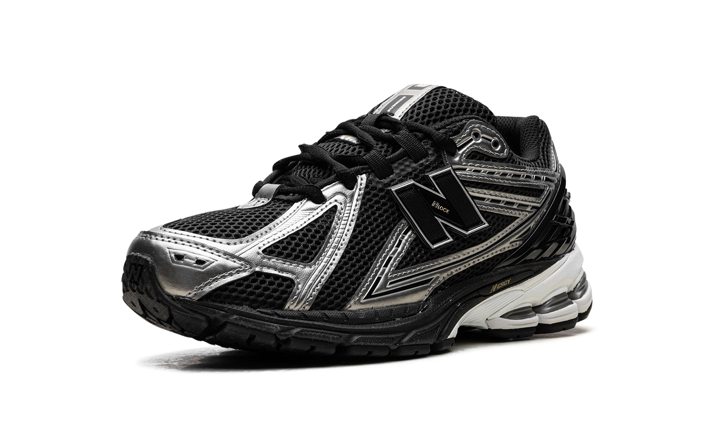 1906R "Black Grey White"