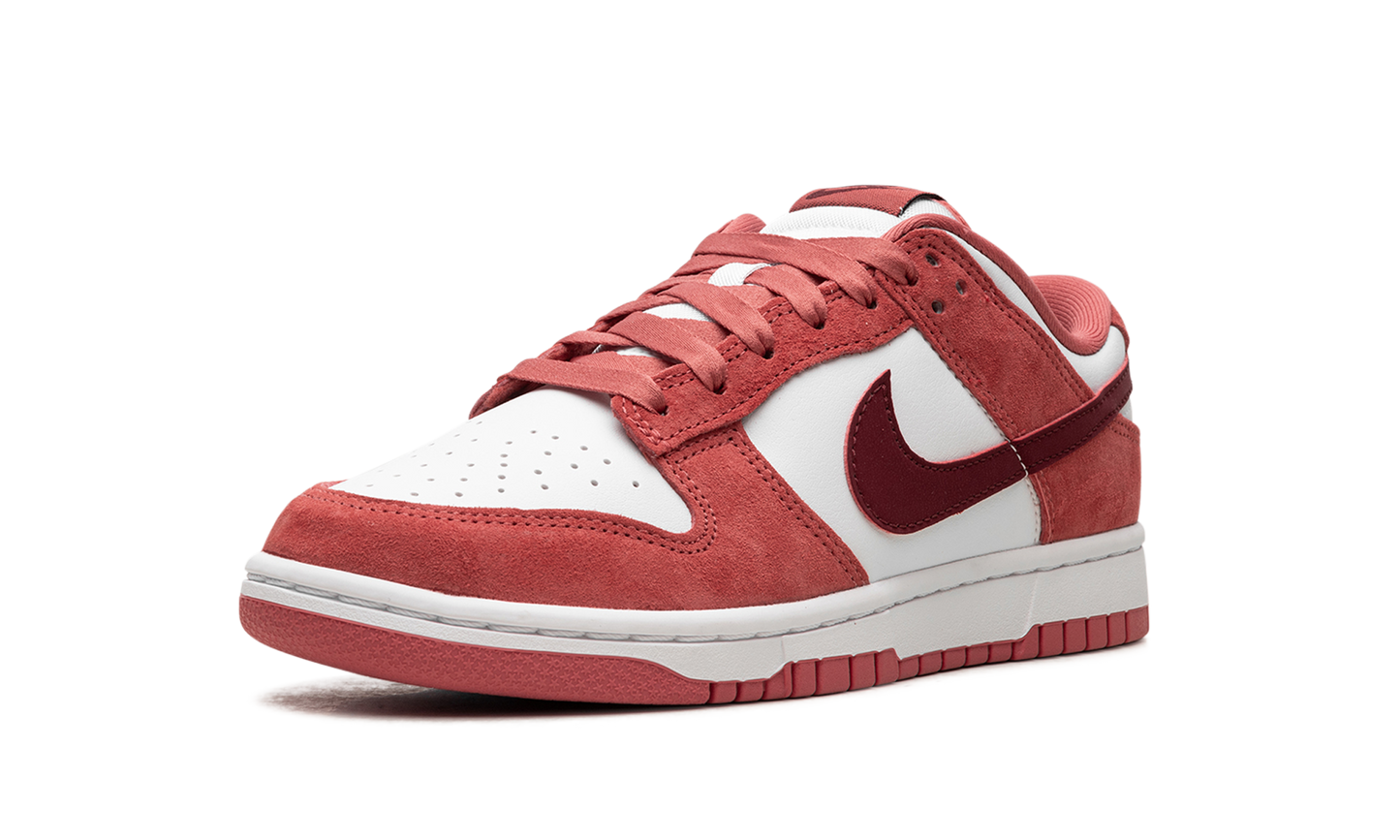 DUNK LOW WMNS "Valentine's Day"
