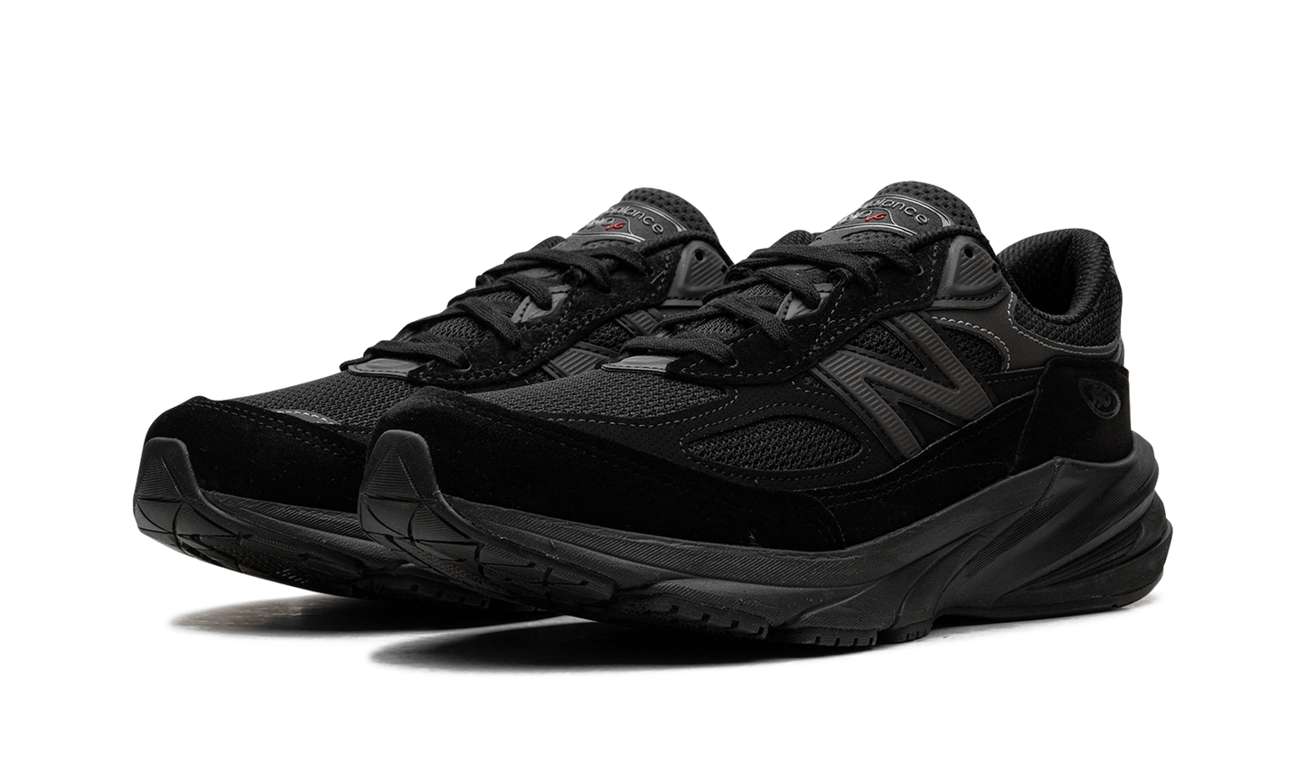990 v6 "Triple Black"