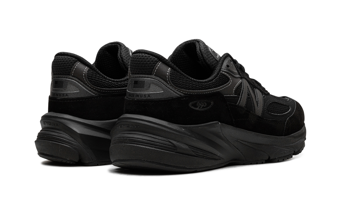 990 v6 "Triple Black"