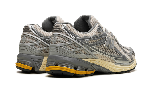 1906R "Metallic Silver Yellow"