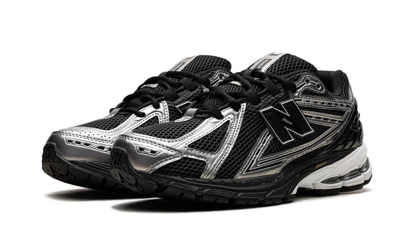 1906R "Black Grey White"