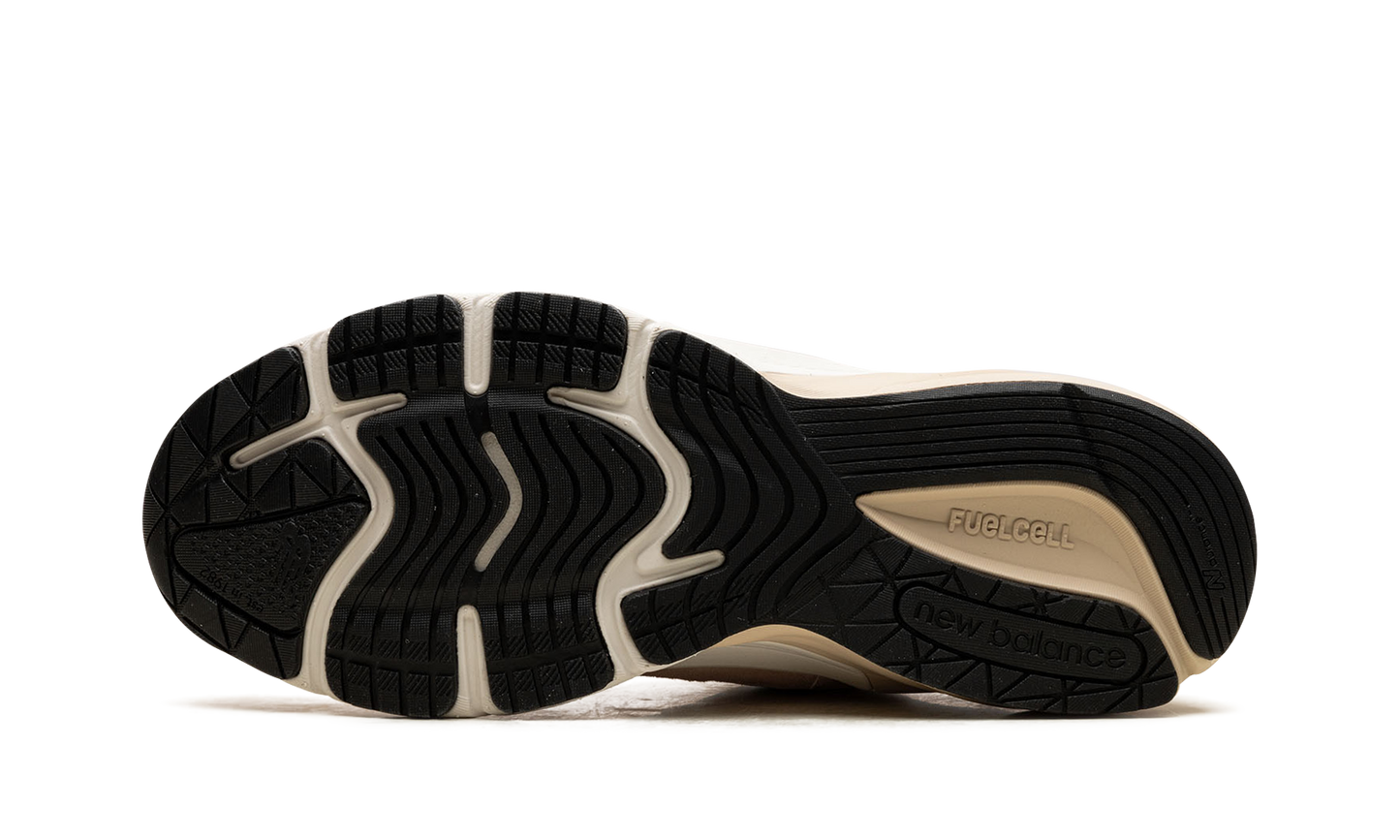 990v6 "Made in USA - Vintage Rose"