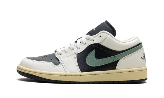 Air Jordan 1 Low WMNS "Jade Smoke"