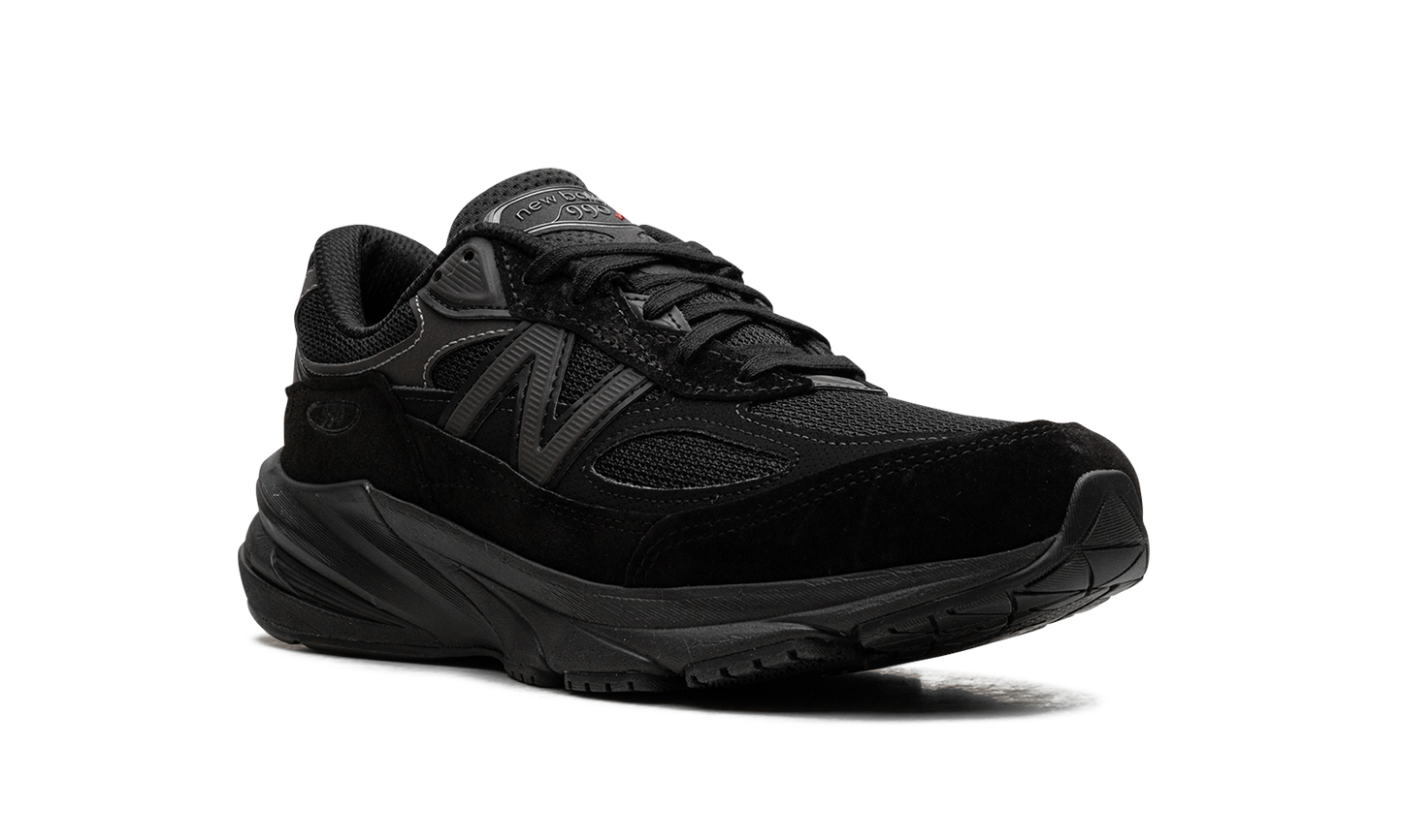 990 v6 "Triple Black"