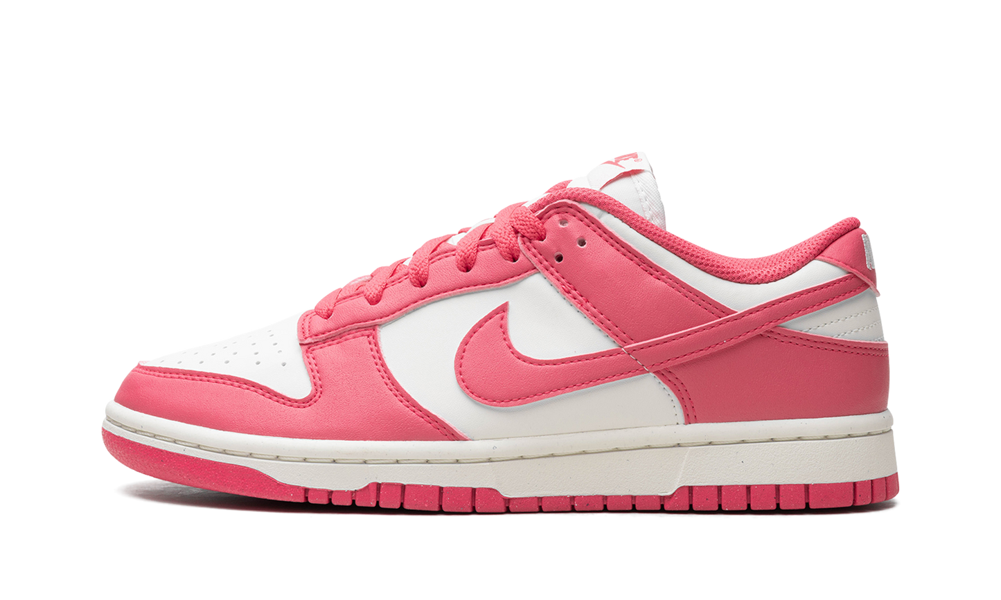 Nike Dunk Low. WMNS "Pink"