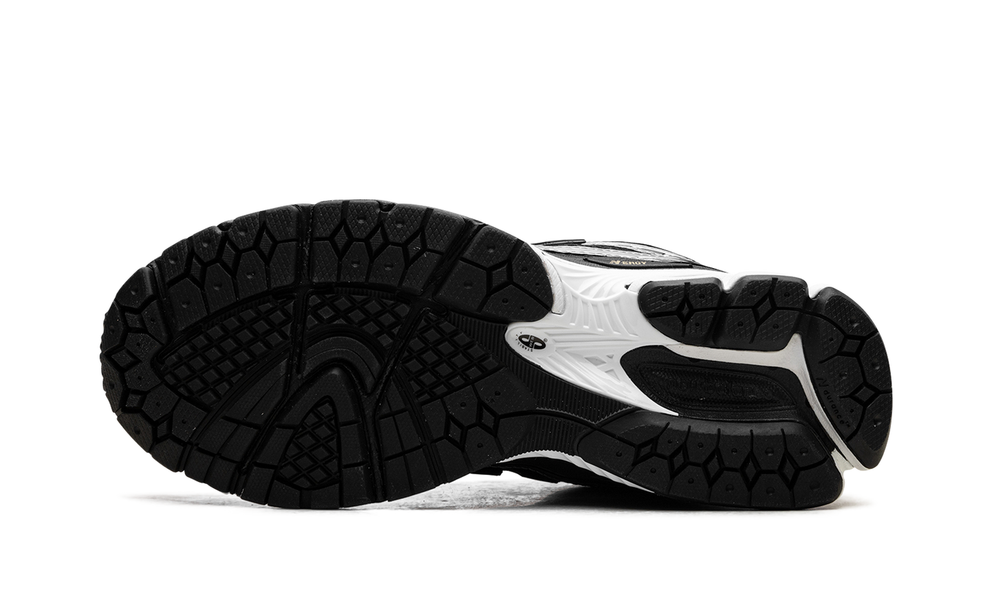 1906R "Black Grey White"