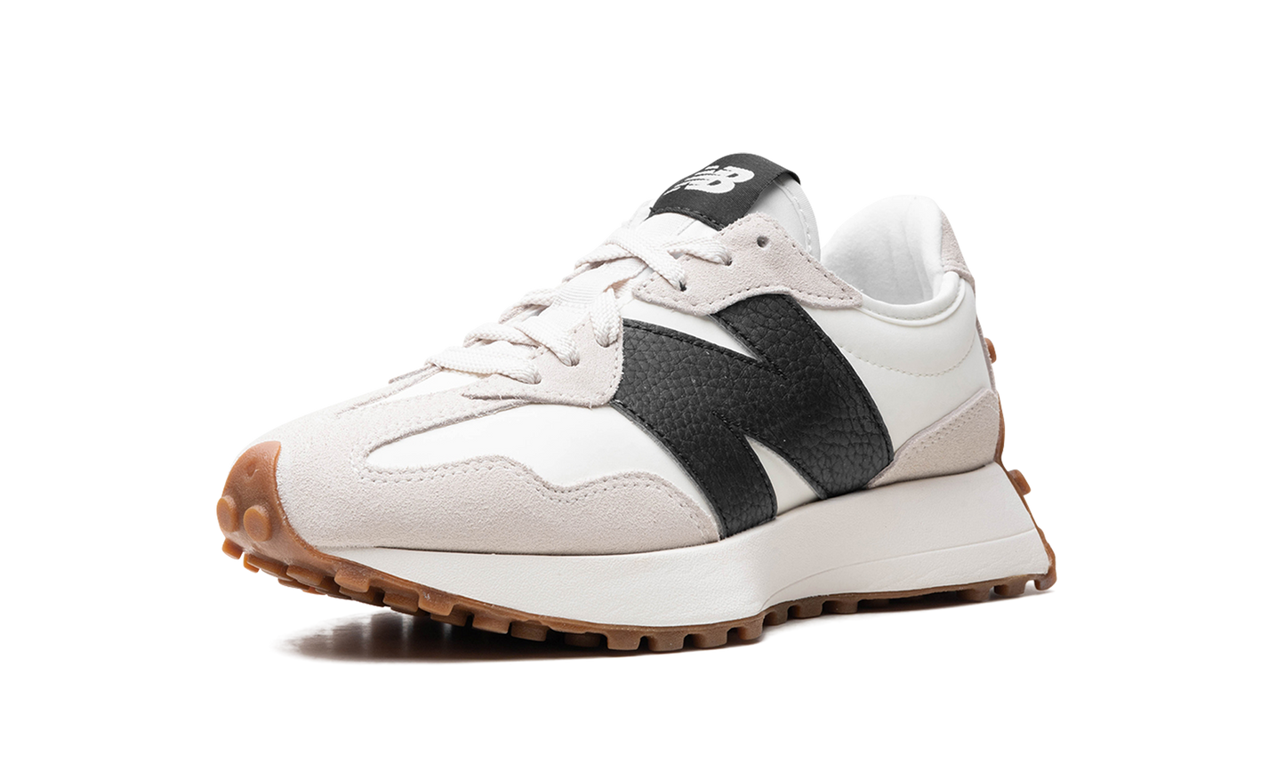 327 WMNS "Moonbeam Black"