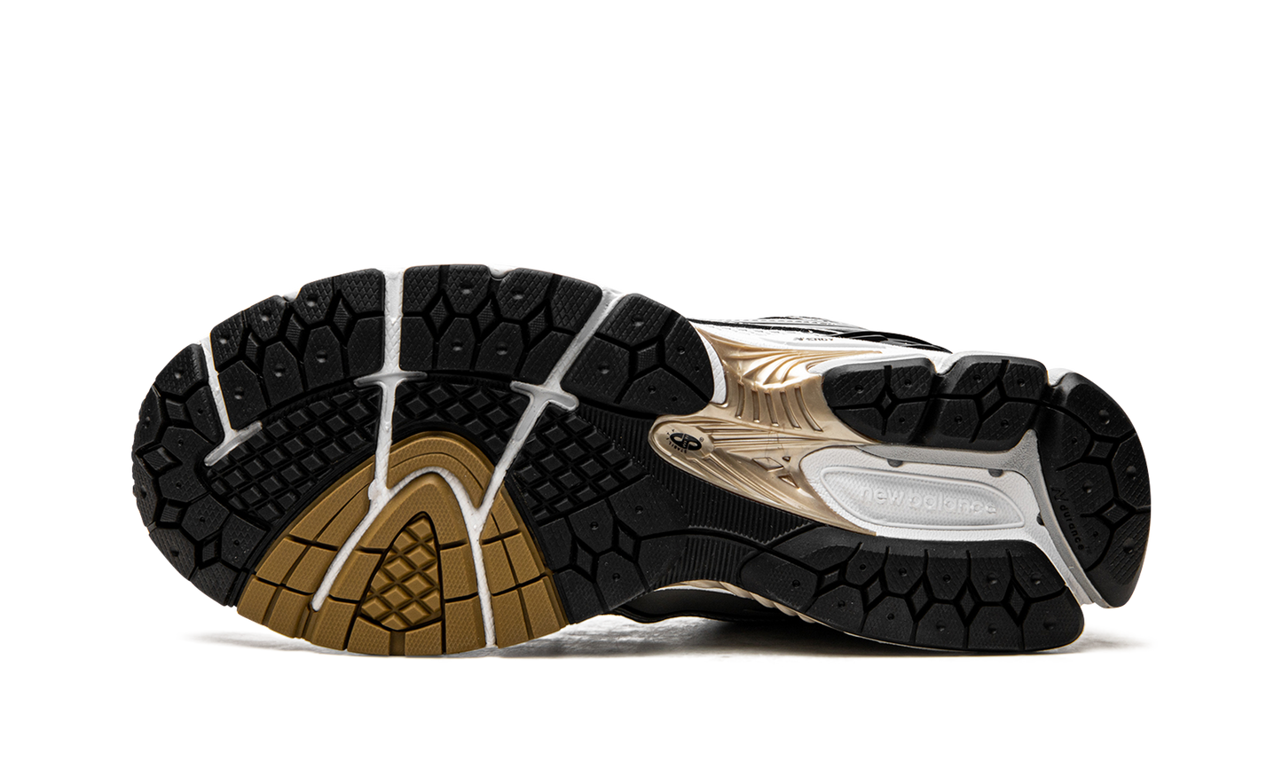 1906R "White / Gold"