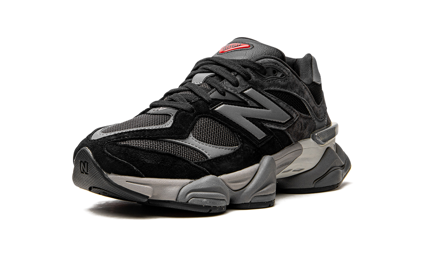 9060 "Black/Castlerock"