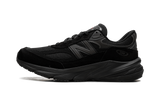 990 v6 "Triple Black"
