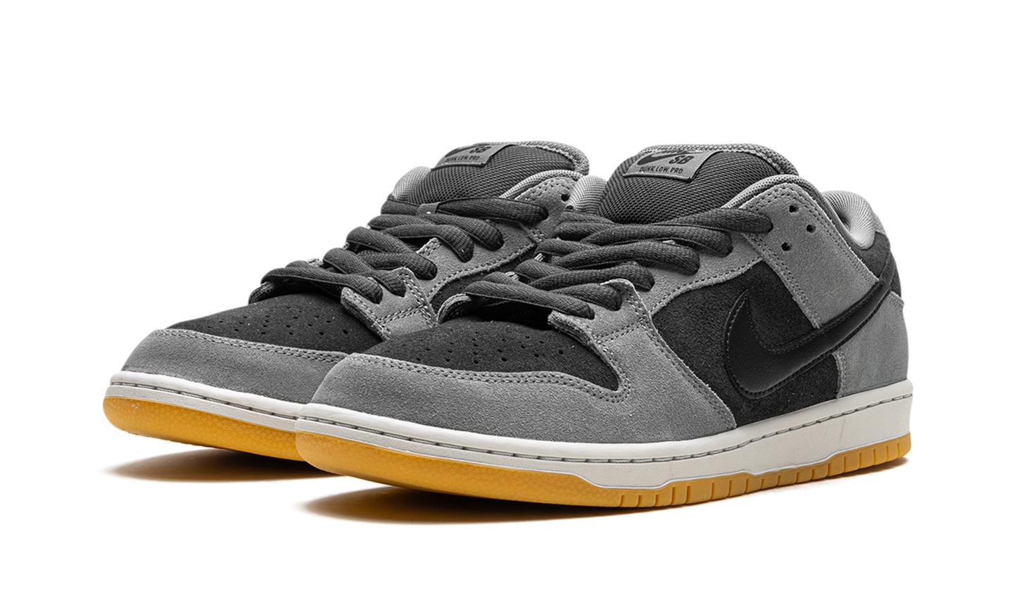 SB Dunk Low "Dark Smoke Grey"
